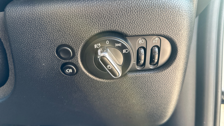 MINI Convertible 1.5 Cooper Classic 2dr Auto [Comfort/Nav Pack] Petrol Convertible